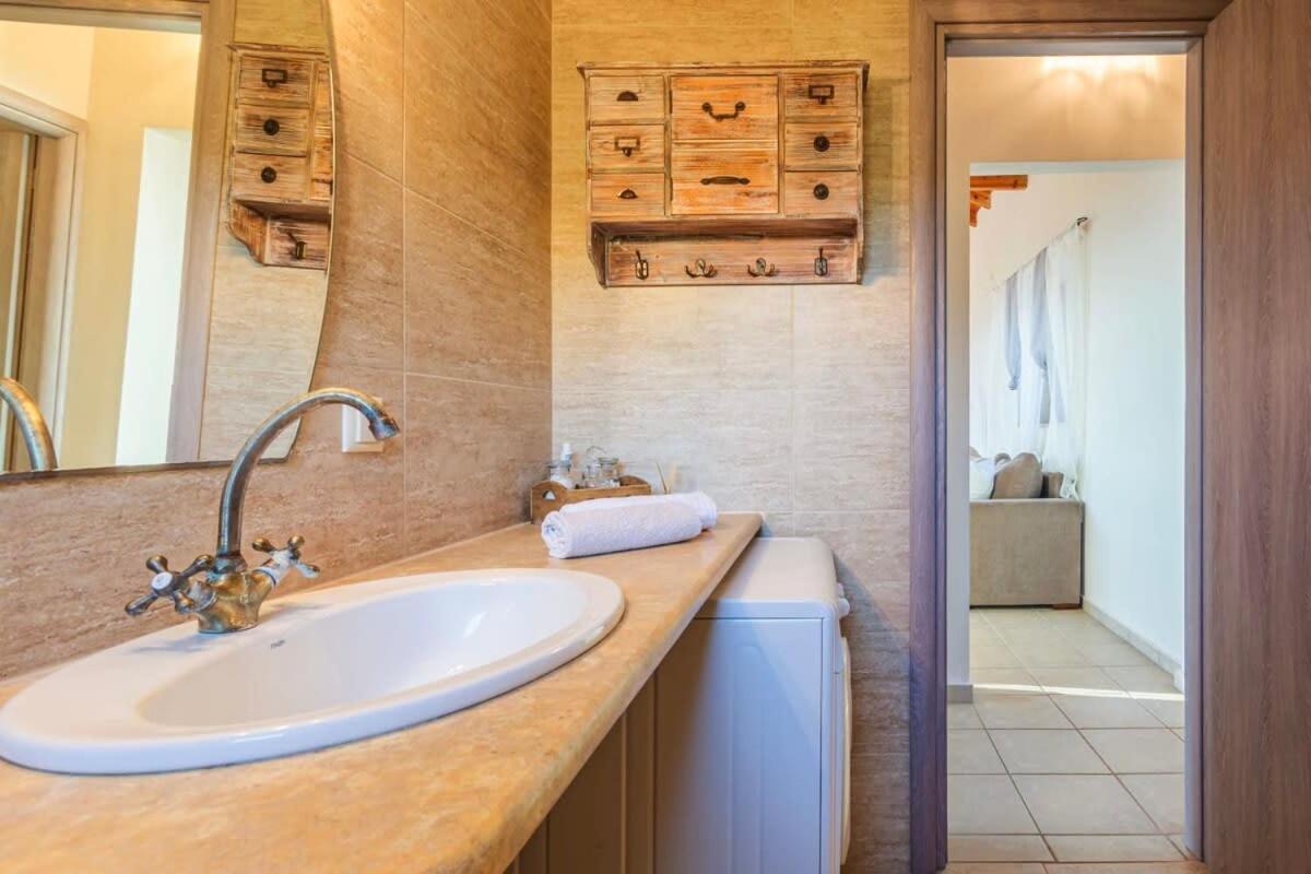 Mani Panoramic Seaviews - Luxury Summer Haven Léfktro Kültér fotó